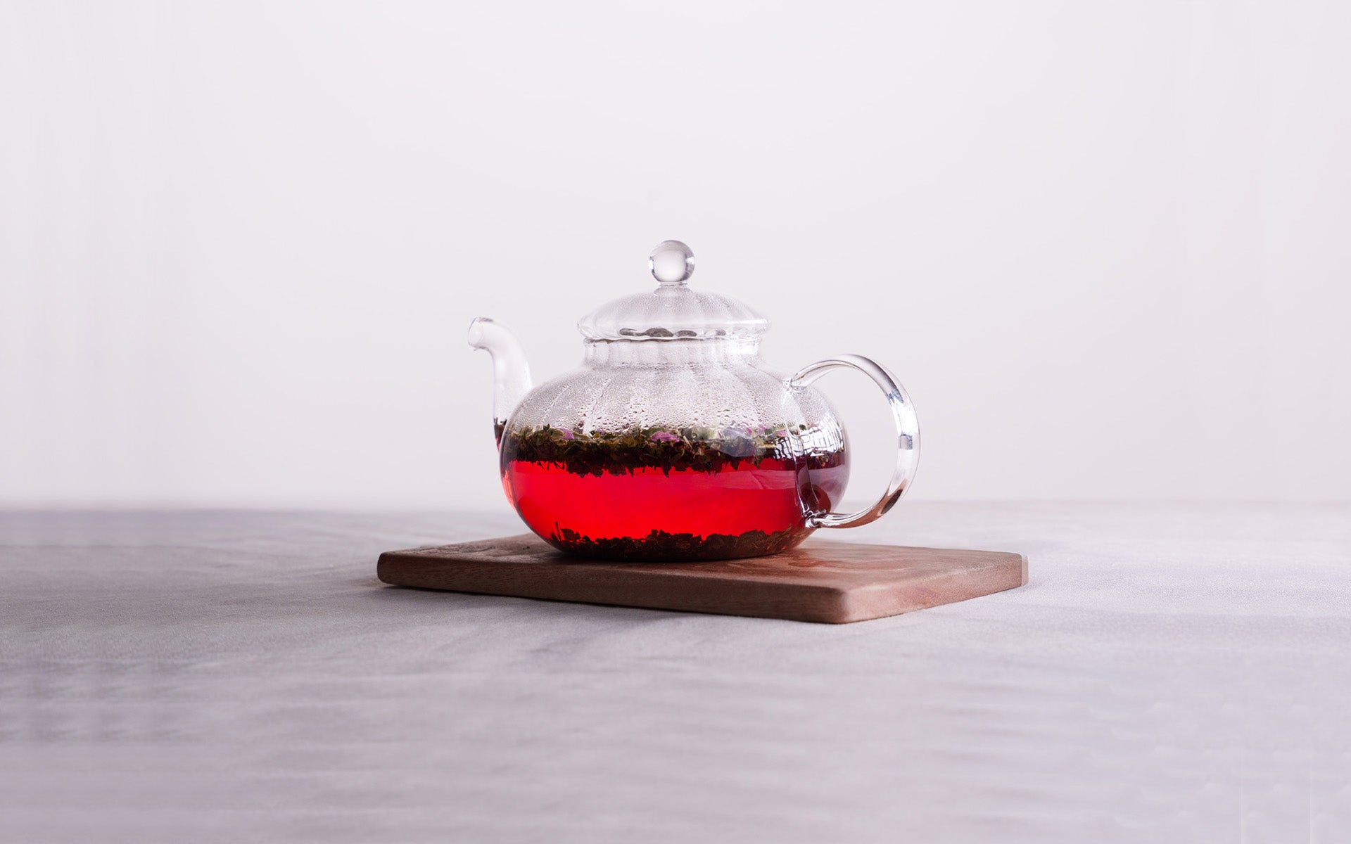 Lavara Botanics organically certified herbal blends tea in a pot